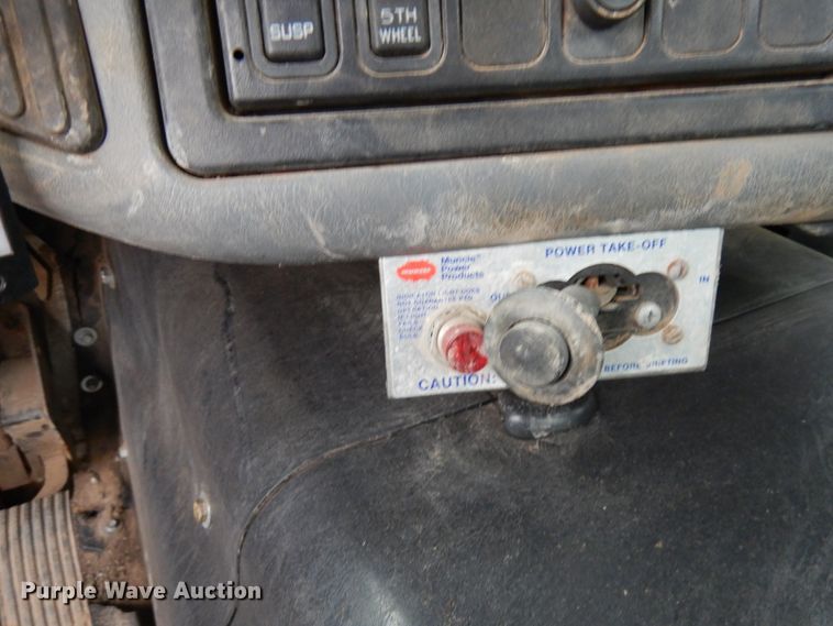 image for item HR9043 2007 International 8600  truck chassis