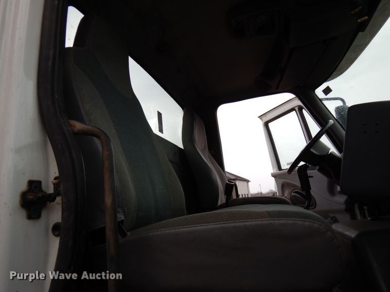 image for item HR9043 2007 International 8600  truck chassis