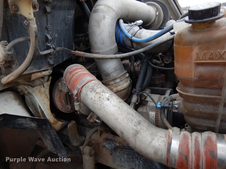 image for item HR9043 2007 International 8600  truck chassis