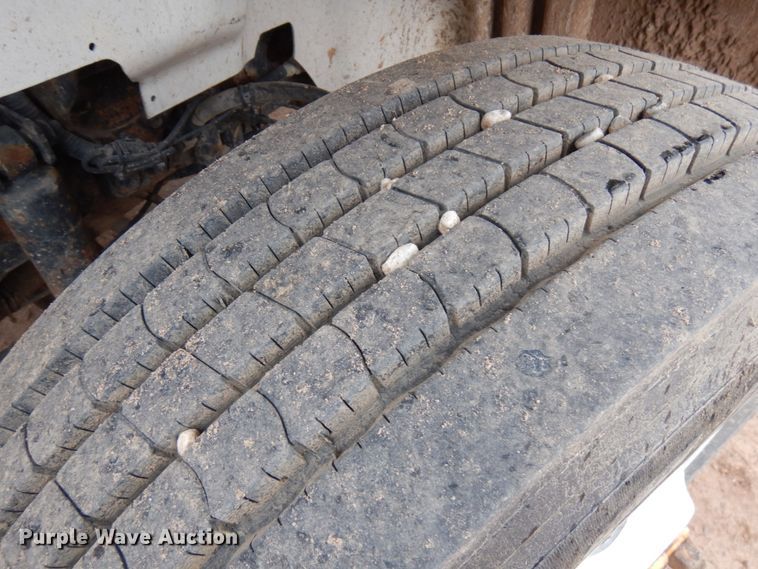 image for item HR9043 2007 International 8600  truck chassis