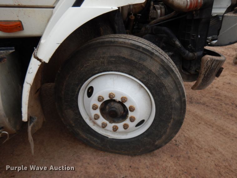 image for item HR9043 2007 International 8600  truck chassis