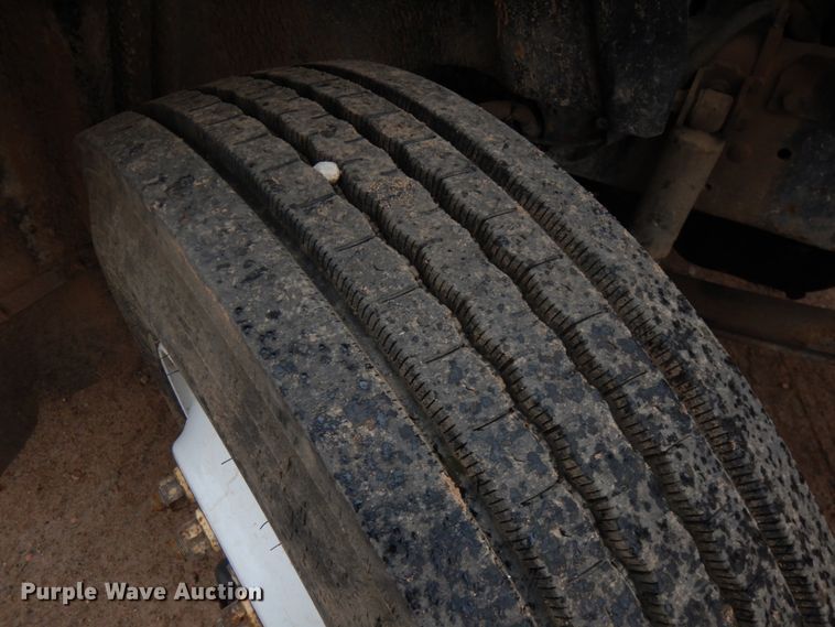 image for item HR9043 2007 International 8600  truck chassis