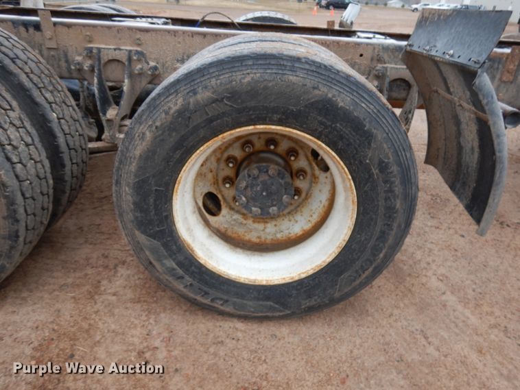 image for item HR9043 2007 International 8600  truck chassis