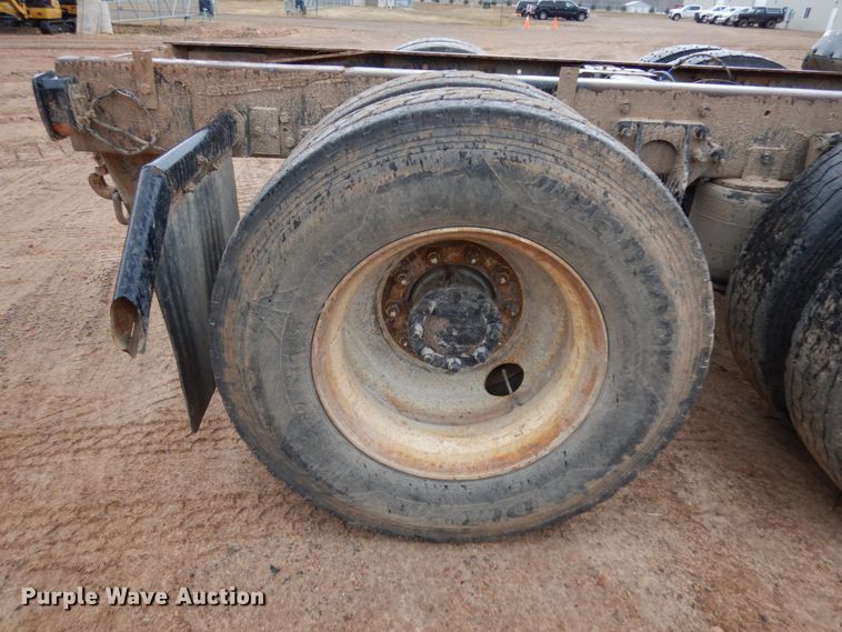 image for item HR9043 2007 International 8600  truck chassis