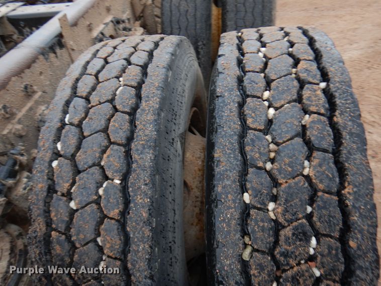 image for item HR9043 2007 International 8600  truck chassis