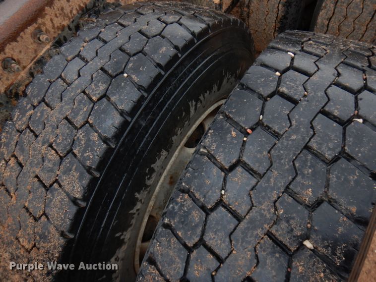 image for item HR9043 2007 International 8600  truck chassis