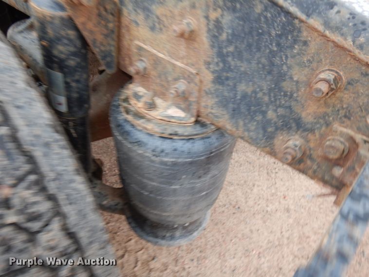 image for item HR9044 2000 Freightliner FLD 120  semi truck