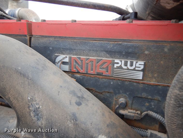 image for item HR9044 2000 Freightliner FLD 120  semi truck