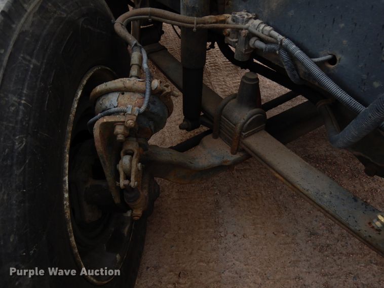 image for item HR9044 2000 Freightliner FLD 120  semi truck