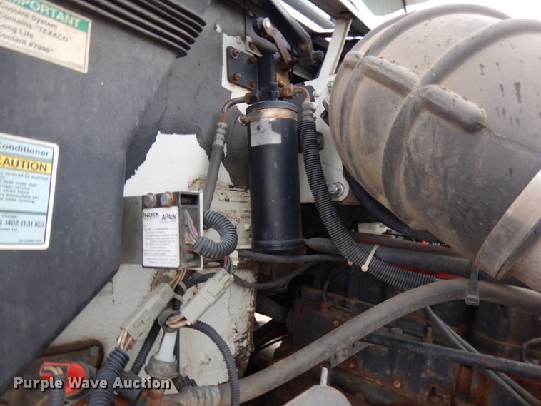 image for item HR9044 2000 Freightliner FLD 120  semi truck