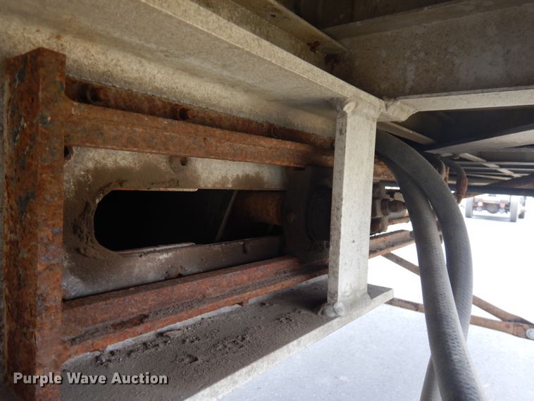 image for item HR9135 2009 J-Mark live bottom trailer