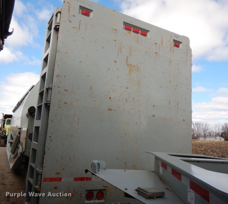 image for item HR9136 2013 Mertz 101893543 sand silo trailer