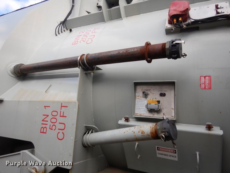 image for item HR9136 2013 Mertz 101893543 sand silo trailer