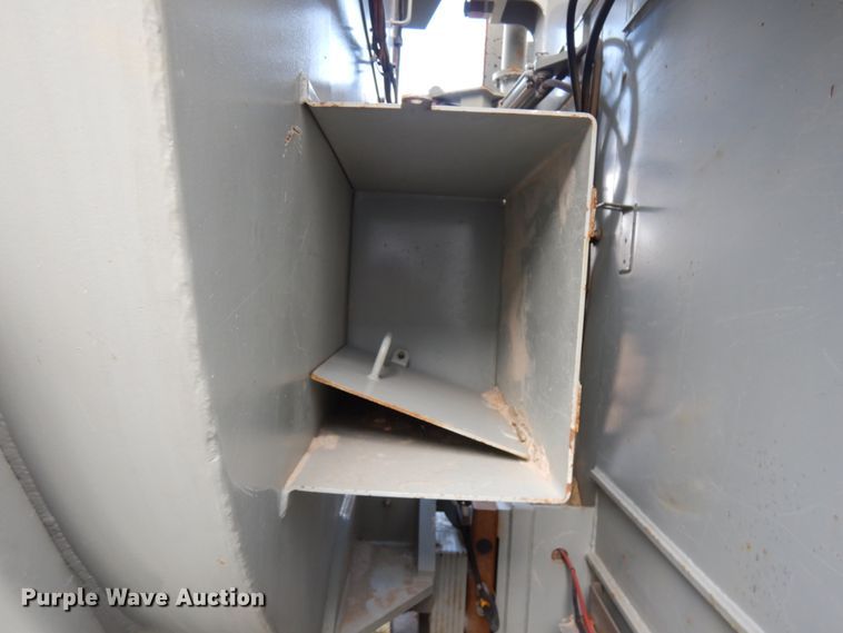 image for item HR9136 2013 Mertz 101893543 sand silo trailer