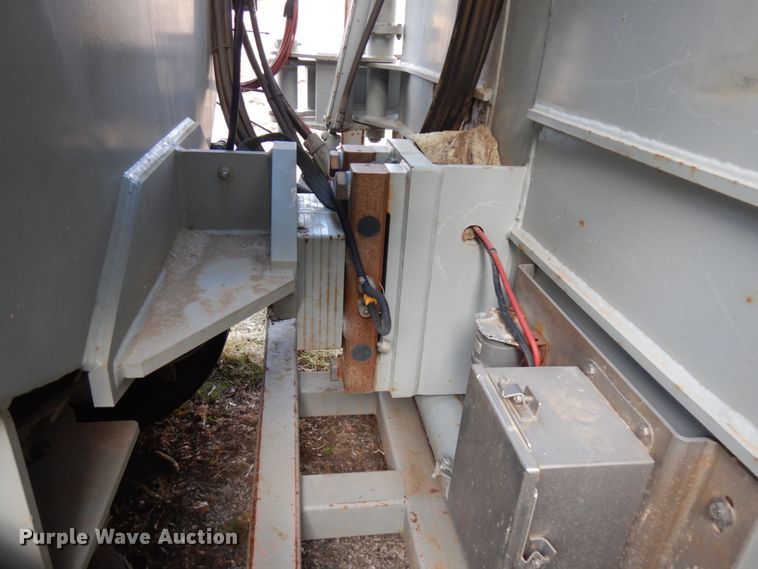 image for item HR9136 2013 Mertz 101893543 sand silo trailer