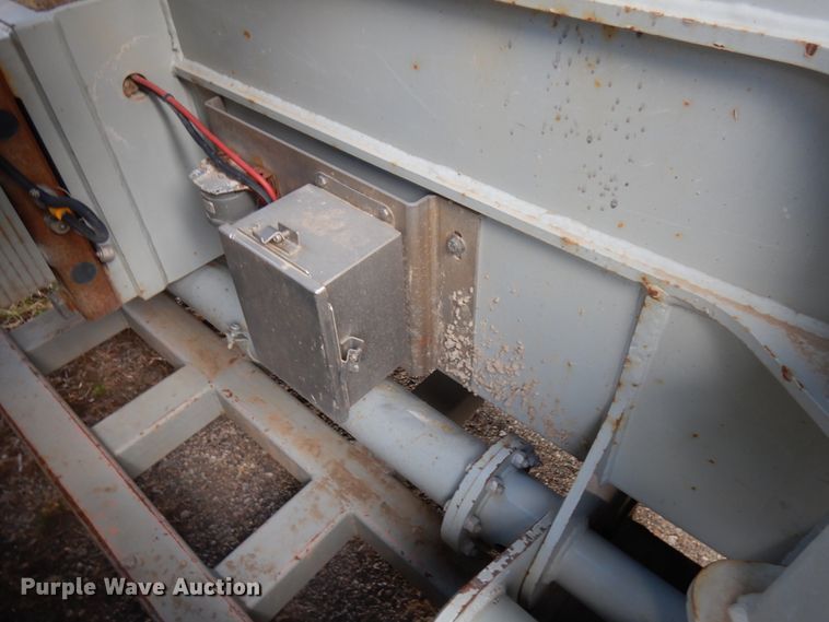 image for item HR9136 2013 Mertz 101893543 sand silo trailer