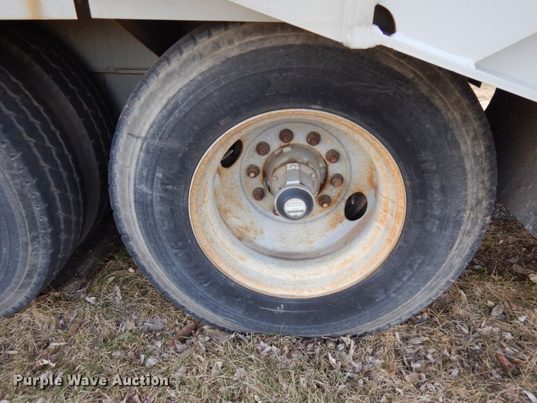 image for item HR9136 2013 Mertz 101893543 sand silo trailer