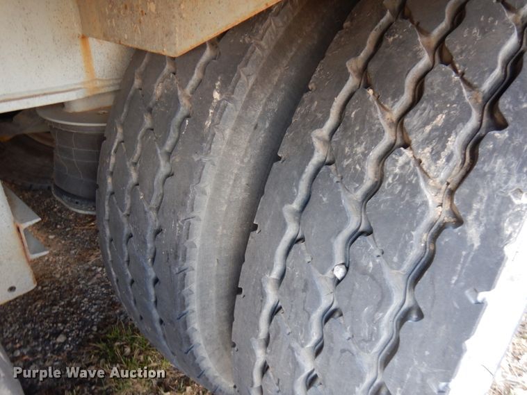 image for item HR9136 2013 Mertz 101893543 sand silo trailer