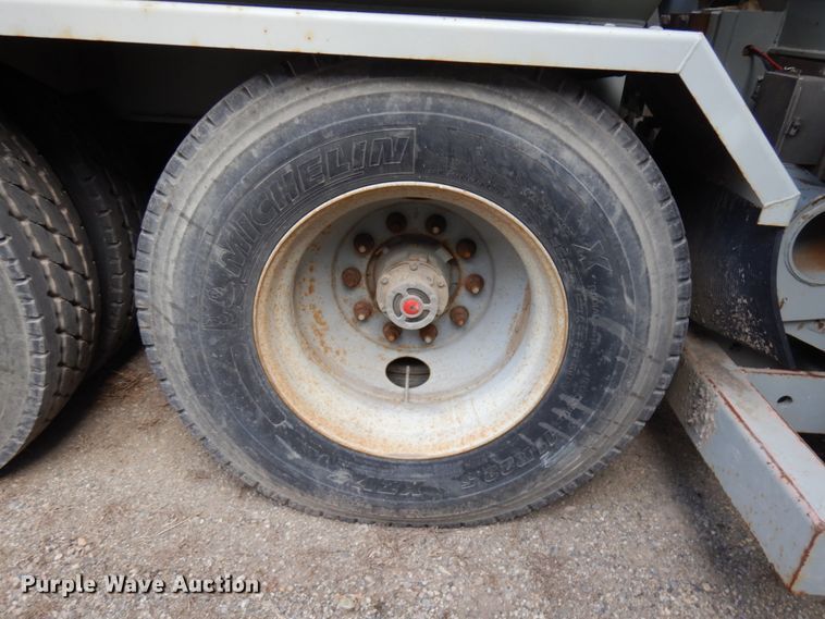 image for item HR9136 2013 Mertz 101893543 sand silo trailer