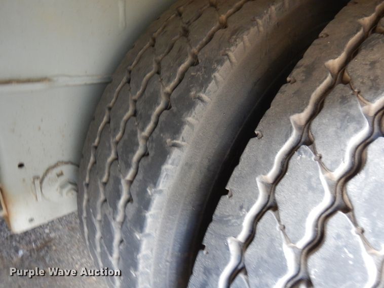 image for item HR9136 2013 Mertz 101893543 sand silo trailer