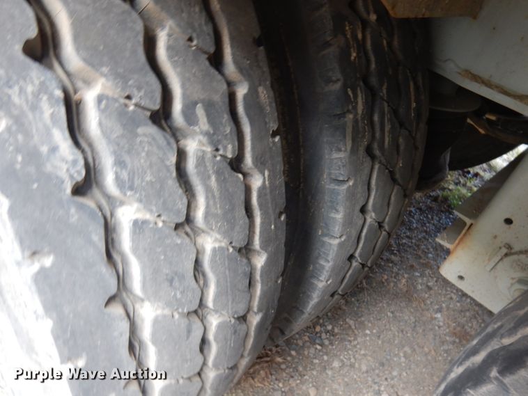 image for item HR9136 2013 Mertz 101893543 sand silo trailer