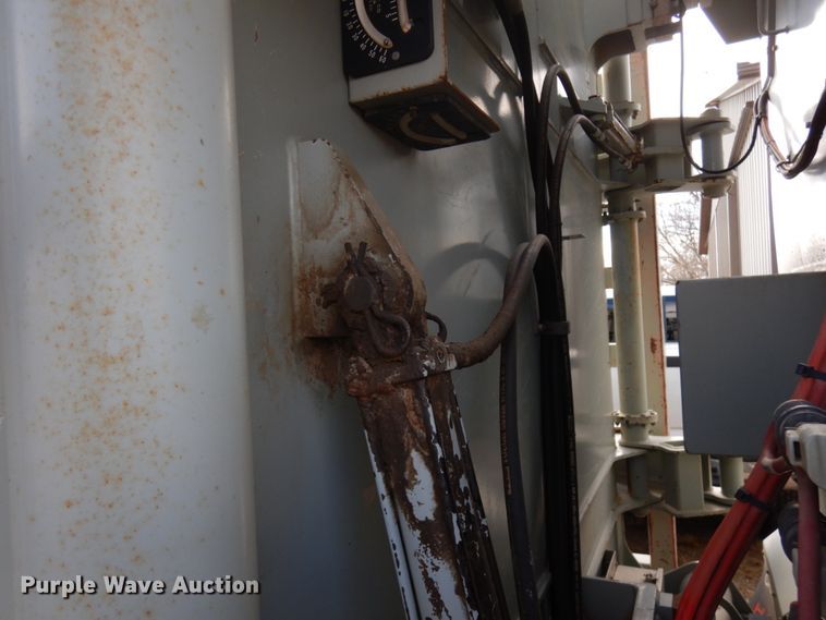 image for item HR9137 2013 Mertz 101893543 sand silo trailer