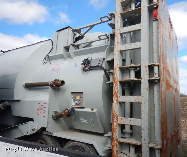 image for item HR9137 2013 Mertz 101893543 sand silo trailer