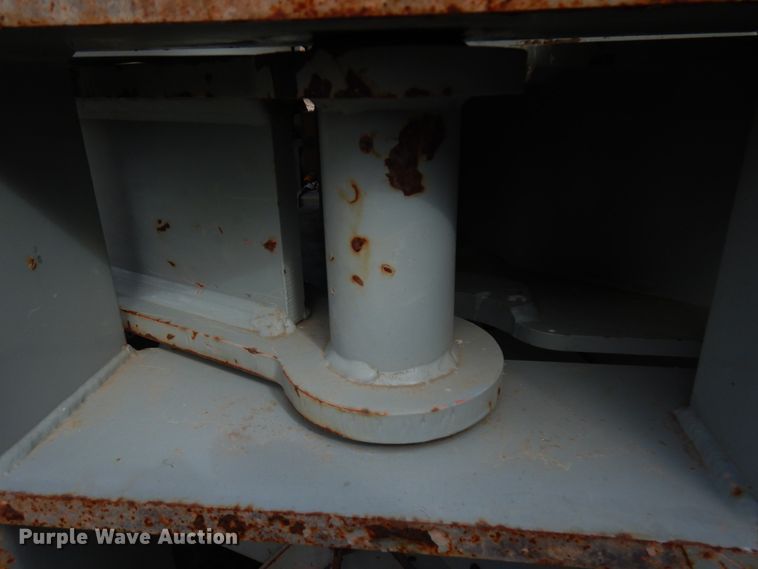 image for item HR9137 2013 Mertz 101893543 sand silo trailer