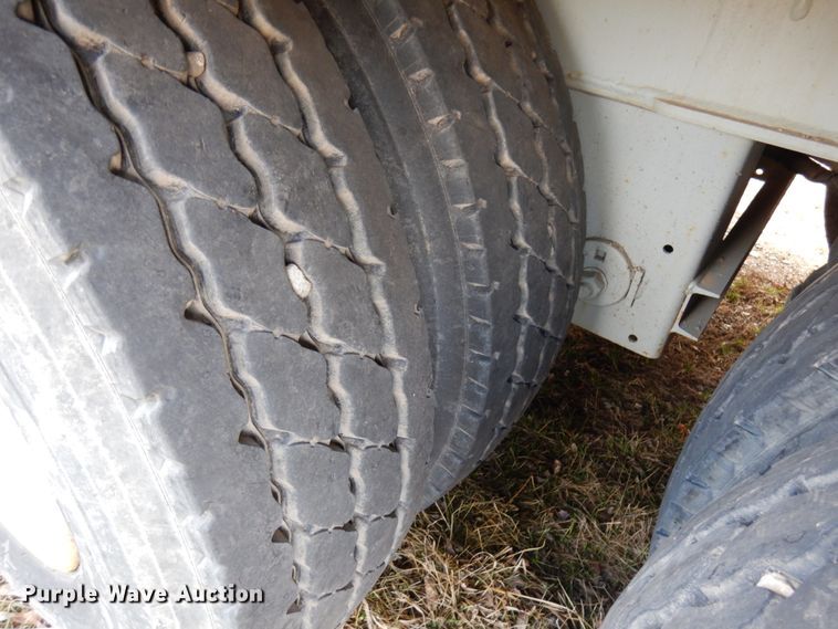 image for item HR9137 2013 Mertz 101893543 sand silo trailer