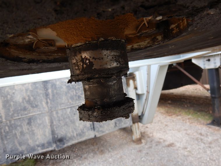 image for item HR9137 2013 Mertz 101893543 sand silo trailer