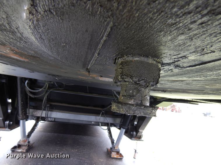 image for item HR9186 1997 Load King lowboy equipment trailer