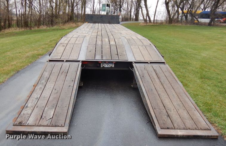 image for item HR9189 2015 B & B  drop deck trailer