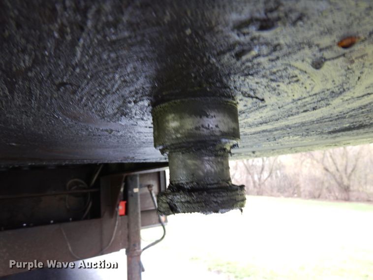 image for item HR9189 2015 B & B  drop deck trailer