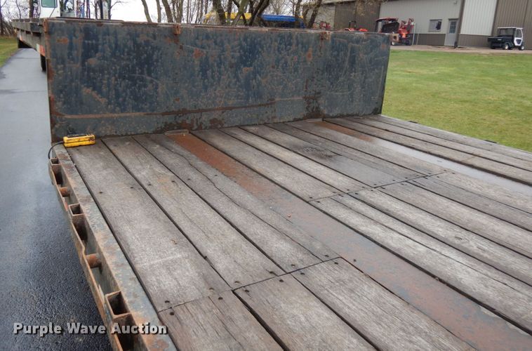 image for item HR9189 2015 B & B  drop deck trailer