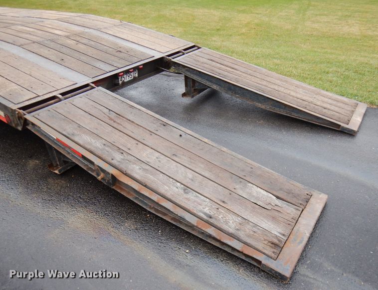 image for item HR9189 2015 B & B  drop deck trailer
