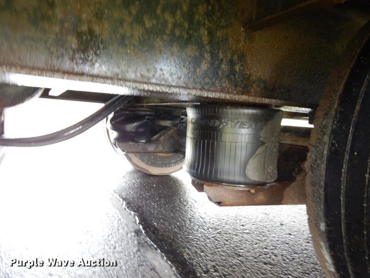 image for item HR9189 2015 B & B  drop deck trailer