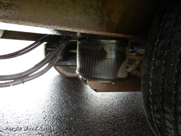 image for item HR9189 2015 B & B  drop deck trailer