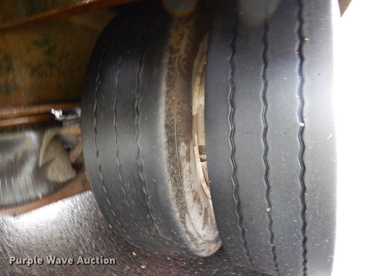 image for item HR9189 2015 B & B  drop deck trailer