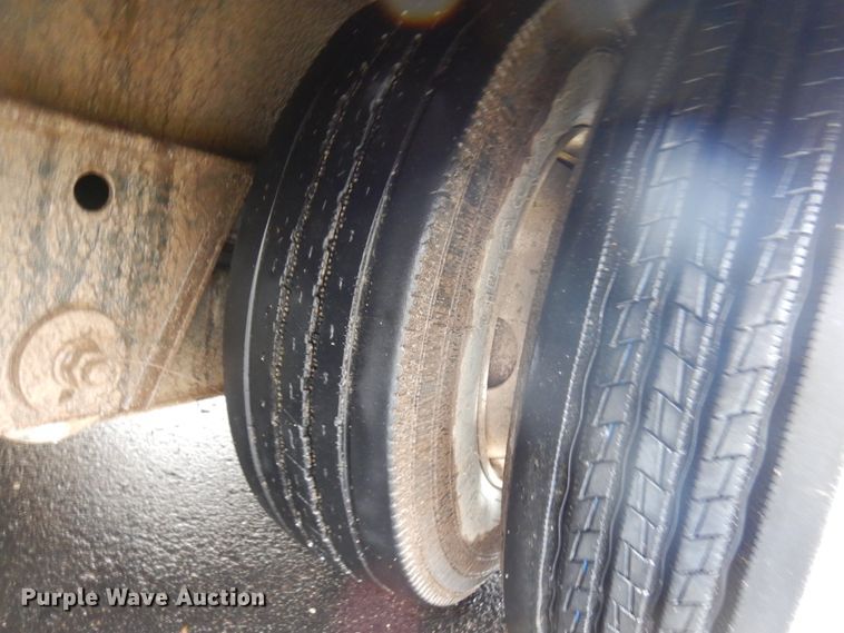 image for item HR9189 2015 B & B  drop deck trailer