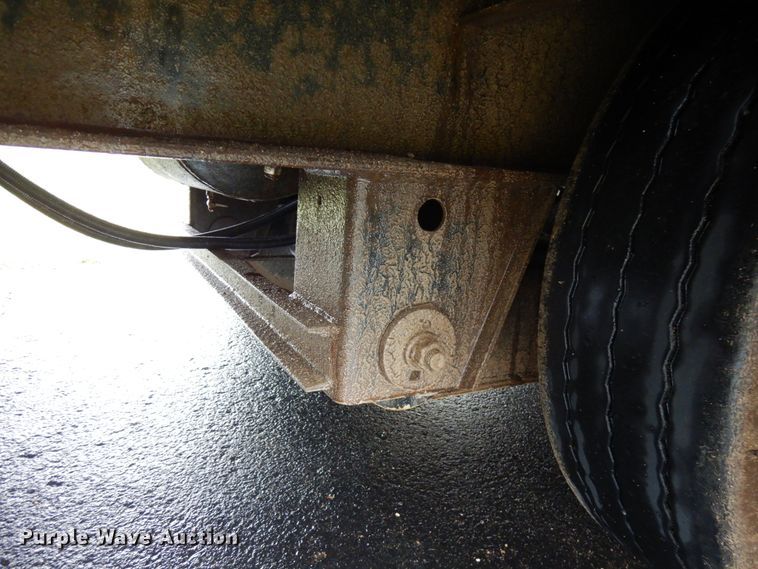 image for item HR9189 2015 B & B  drop deck trailer