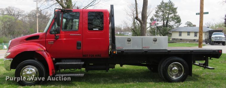 image for item HV9734 2003 International 4300  Crew Cab flatbed truck