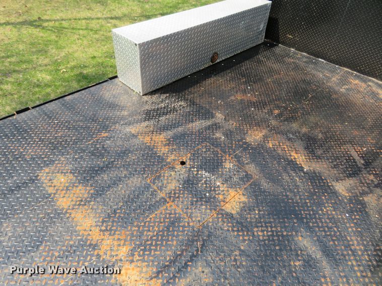 image for item HV9734 2003 International 4300  Crew Cab flatbed truck