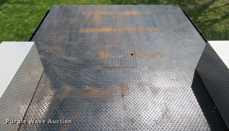 image for item HV9734 2003 International 4300  Crew Cab flatbed truck