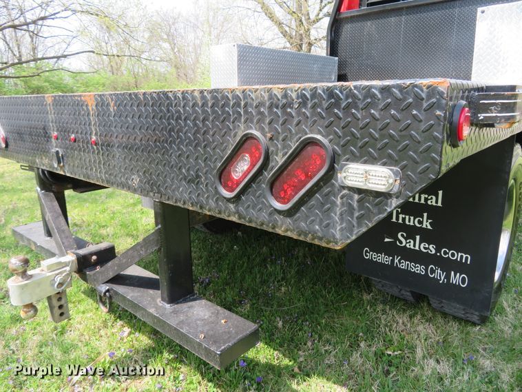 image for item HV9734 2003 International 4300  Crew Cab flatbed truck