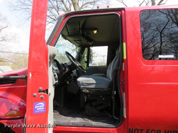 image for item HV9734 2003 International 4300  Crew Cab flatbed truck