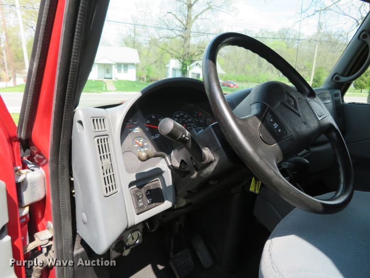 image for item HV9734 2003 International 4300  Crew Cab flatbed truck