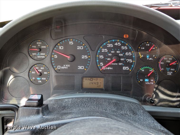 image for item HV9734 2003 International 4300  Crew Cab flatbed truck