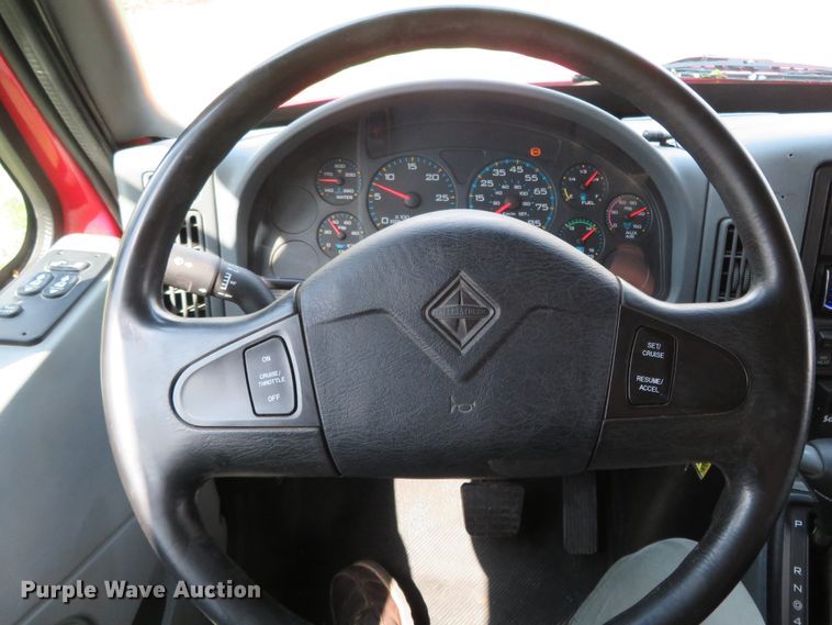 image for item HV9734 2003 International 4300  Crew Cab flatbed truck