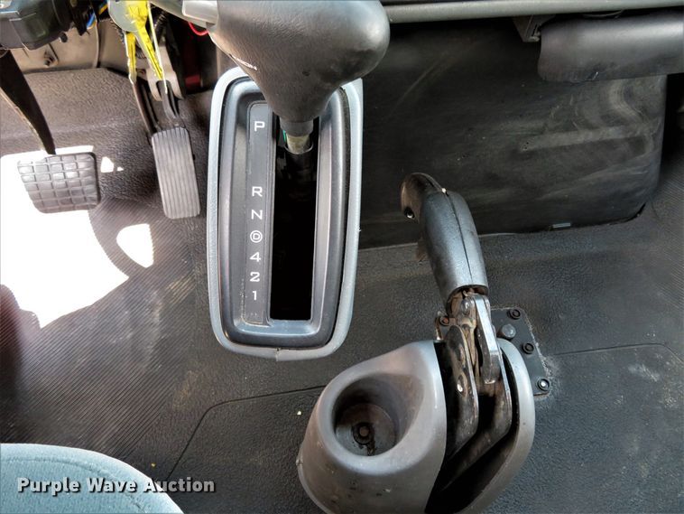 image for item HV9734 2003 International 4300  Crew Cab flatbed truck