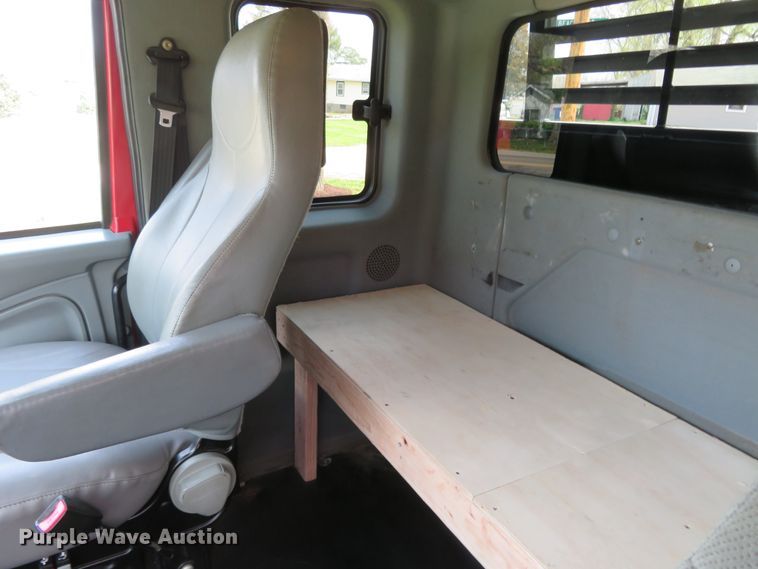 image for item HV9734 2003 International 4300  Crew Cab flatbed truck